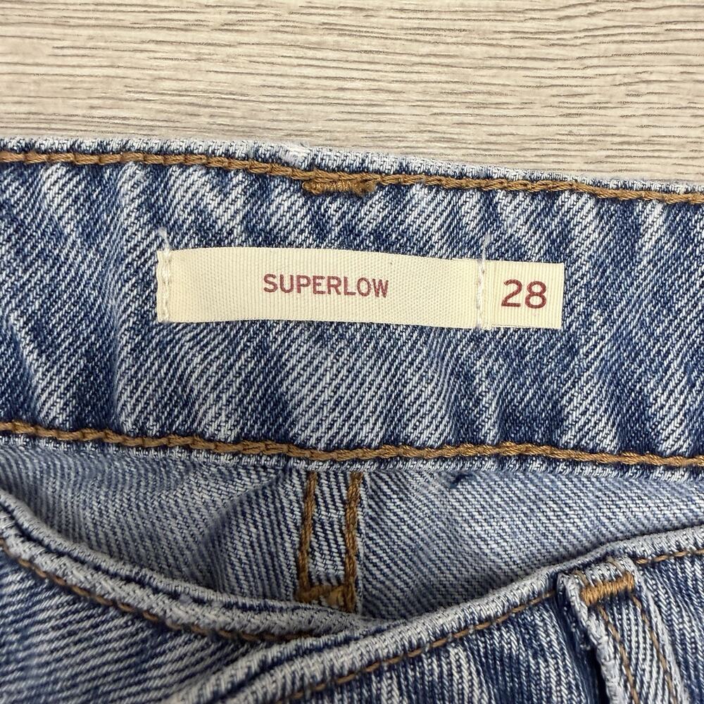 Levis Superlow Loose Jeans Womens 28x32 NWT Light Wash Distressed Wide Leg - Picture 8 of 13
